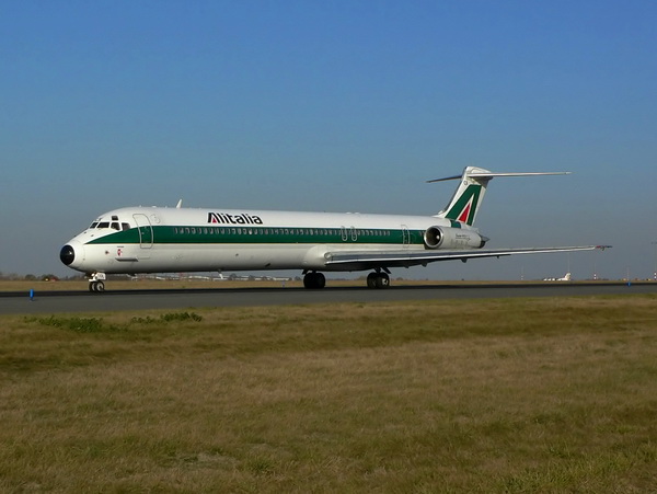 Douglas MD-80